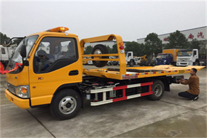 莲湖哪里有拖车服务